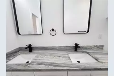 2121 S Edgewood Terrace, Fort Worth, TX 76105 - Photo 7