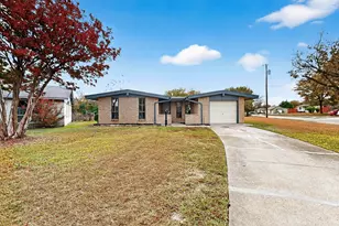 534 Henderson Cir, Garland, TX 75040 - Photo 3