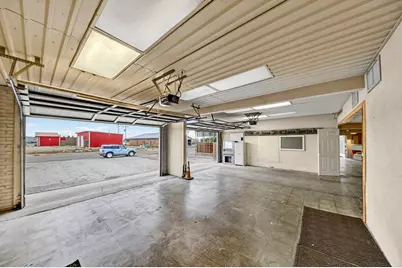 309 N Main Avenue, Monahans, TX 79756 - Photo 29