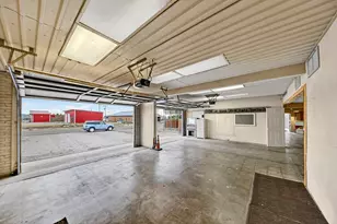 309 N Main Ave, Monahans, TX 79756 - Photo 29