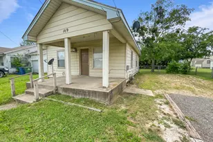 109 S 5th St, Sanger, TX 76266 - Photo 3