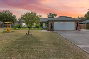 1307 Bradley Ct, Cleburne, TX 76033 - Photo 1