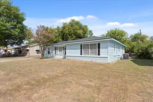 2424 S 26th St, Waco, TX 76706 - Photo 3