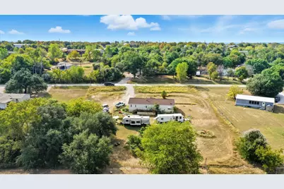 406 Hilltop Meadows Court, Springtown, TX 76082 - Photo 9