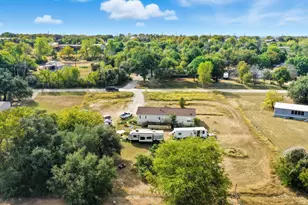 406 Hilltop Meadows Ct, Springtown, TX 76082 - Photo 9