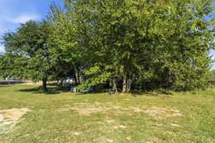 406 Hilltop Meadows Ct, Springtown, TX 76082 - Photo 13