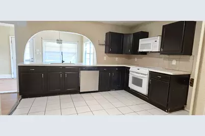 730 Pinehill Lane, Grand Prairie, TX 75052 - Photo 17