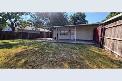 730 Pinehill Lane, Grand Prairie, TX 75052 - Photo 3