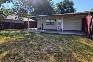 730 Pinehill Ln, Grand Prairie, TX 75052 - Photo 3