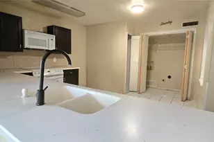 730 Pinehill Ln, Grand Prairie, TX 75052 - Photo 19