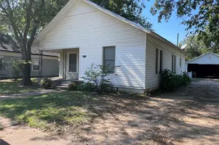 800 Jefferson St, Bowie, TX 76230 - Photo 19