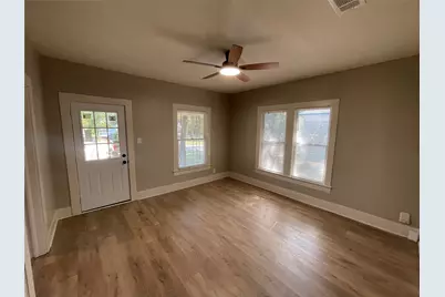800 Jefferson Street, Bowie, TX 76230 - Photo 7