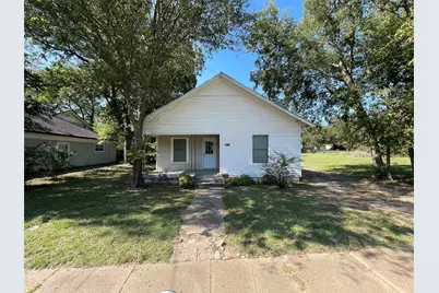 800 Jefferson Street, Bowie, TX 76230 - Photo 1