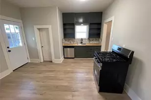 800 Jefferson St, Bowie, TX 76230 - Photo 13