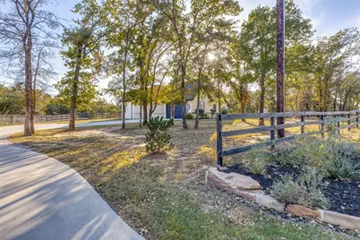 1029 Sunflower, Paradise, TX 76073 - Photo 3