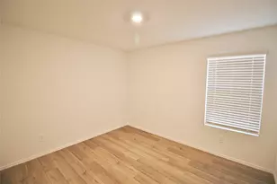 1013 Lady Bird St, Ennis, TX 75119 - Photo 21