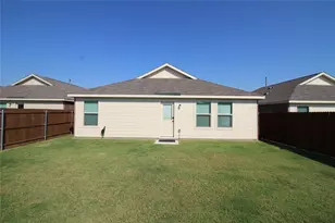 1013 Lady Bird St, Ennis, TX 75119 - Photo 33