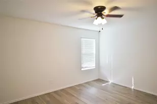 1013 Lady Bird St, Ennis, TX 75119 - Photo 13