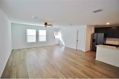 1013 Lady Bird Street, Ennis, TX 75119 - Photo 5