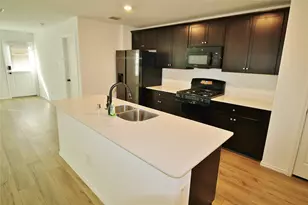 1013 Lady Bird St, Ennis, TX 75119 - Photo 11