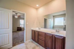 4705 Bungalow Dr, Garland, TX 75043 - Photo 17