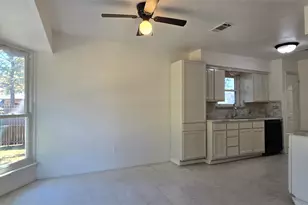 3662 Forest Trail Dr, Grand Prairie, TX 75052 - Photo 7