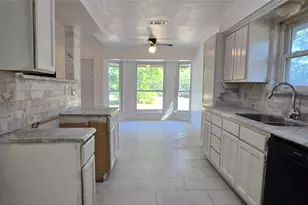 3662 Forest Trail Dr, Grand Prairie, TX 75052 - Photo 5