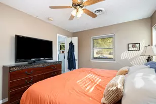 808 Ravenwood Dr, Arlington, TX 76013 - Photo 15