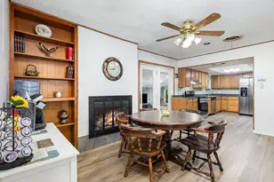 808 Ravenwood Dr, Arlington, TX 76013 - Photo 9