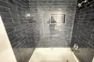 5518 Creek Valley Dr, Arlington, TX 76018 - Photo 33