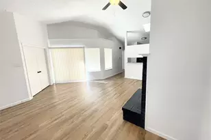 5518 Creek Valley Dr, Arlington, TX 76018 - Photo 7