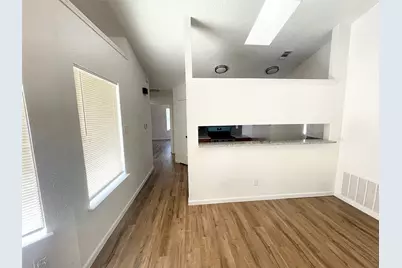 5518 Creek Valley Drive, Arlington, TX 76018 - Photo 9