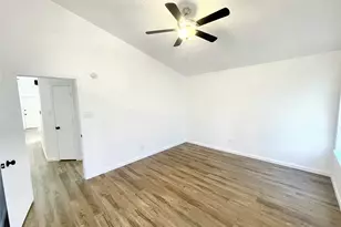 5518 Creek Valley Dr, Arlington, TX 76018 - Photo 19