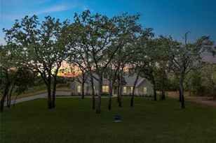 2013 Forest Bridge Dr, Azle, TX 76020 - Photo 3