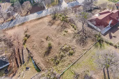 304 Willow Ridge Court, Fort Worth, TX 76103 - Photo 5