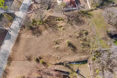 304 Willow Ridge Court, Fort Worth, TX 76103 - Photo 13