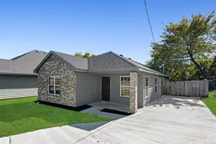 1616 E Robert St, Fort Worth, TX 76104 - Photo 1