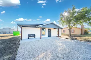 905 W 5th St, Breckenridge, TX 76424 - Photo 1