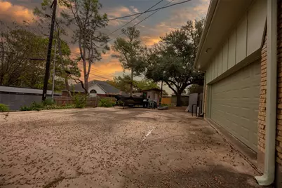 5122 Meadowbrook Drive, Greenville, TX 75402 - Photo 9