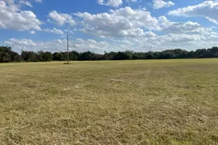 300 E 3rd St, Iredell, TX 76649 - Photo 17