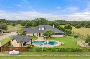 2560 Shady Oaks Cir, Glen Rose, TX 76043 - Photo 3