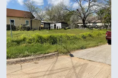 1515 E Peach Street, Fort Worth, TX 76102 - Photo 3