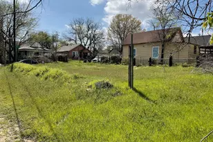 1515 E Peach St, Fort Worth, TX 76102 - Photo 1