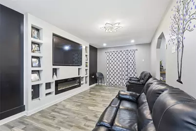 4332 Quails Lane, Fort Worth, TX 76119 - Photo 13