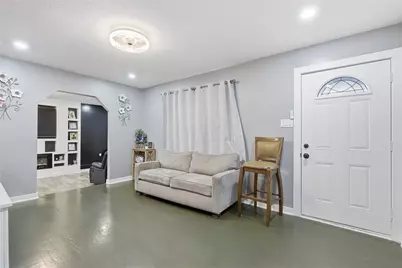 4332 Quails Lane, Fort Worth, TX 76119 - Photo 5