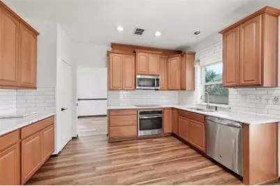 1914 Cheshire Drive, Grapevine, TX 76051 - Photo 7