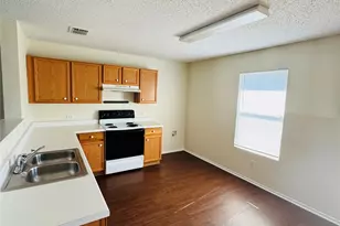 255 Meadowcrest Dr, Terrell, TX 75160 - Photo 3