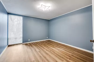 520 E Avenue J #C, Grand Prairie, TX 75050 - Photo 9