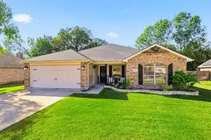 917 New York Ave, Midlothian, TX 76065 - Photo 1