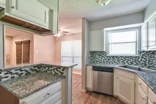 1906 Emerald Pl, Arlington, TX 76011 - Photo 11